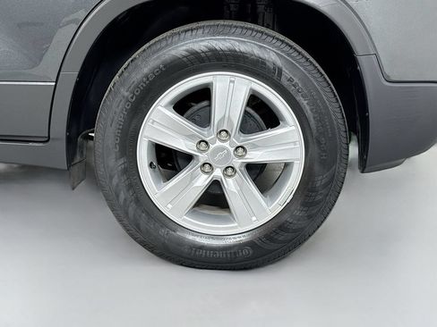 Used 2019 Chevrolet Trax LT w/ LT Convenience Package FWD image 9