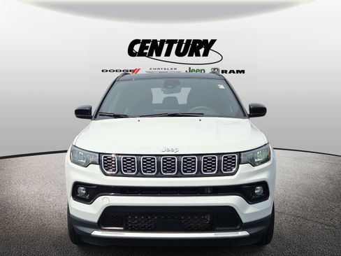 Used 2025 Jeep Compass Limited AWD/4WD image 9