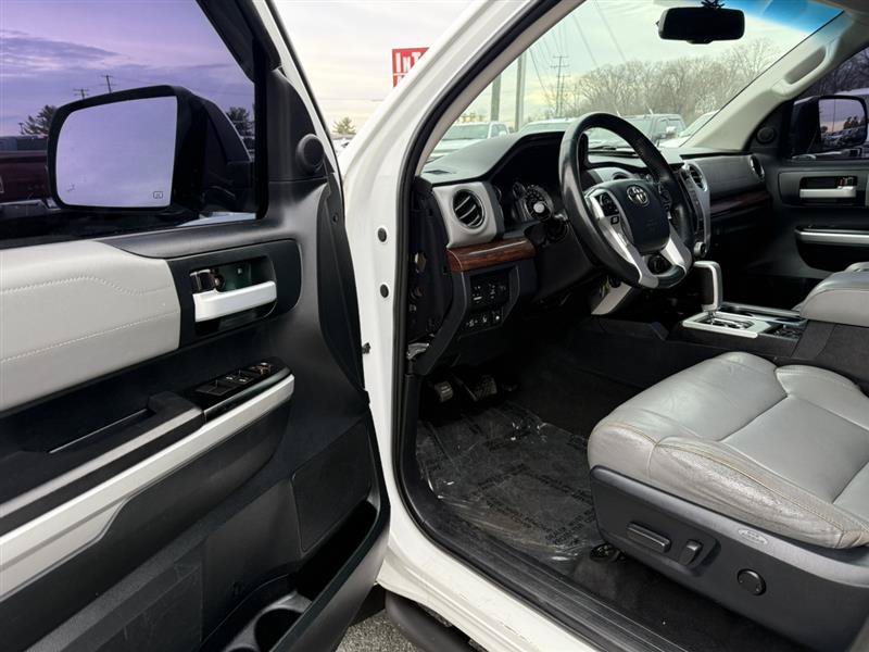 Used 2017 Toyota Tundra Limited w/ Limited Premium Package AWD/4WD image 25