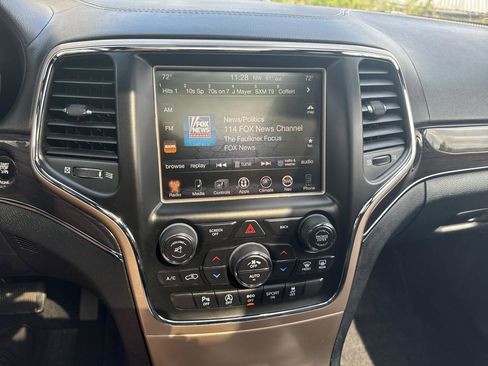 Used 2016 Jeep Grand Cherokee Overland w/ Advanced Technology Group image 17