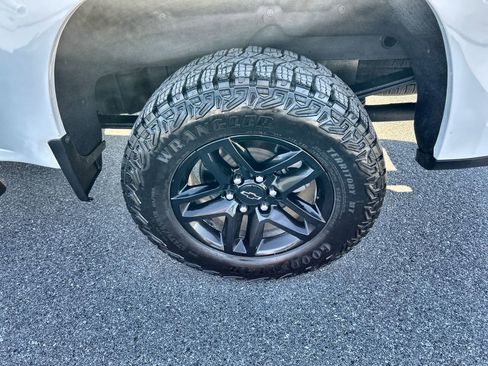 Used 2023 Chevrolet Silverado 1500 LT Trail Boss w/ Protection Package image 9