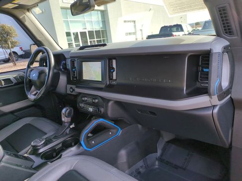 Used 2022 Ford Bronco Black Diamond image 31