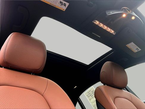 Used 2019 Mercedes-Benz C 300 4MATIC Sedan image 27