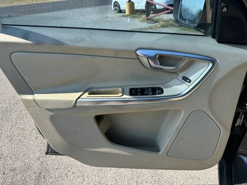 Used 2012 Volvo XC60 T6 AWD/4WD image 19