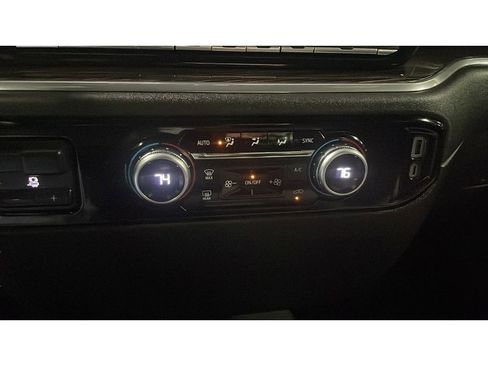 Used 2024 GMC Sierra 2500 SLE w/ SLE Convenience Package image 13