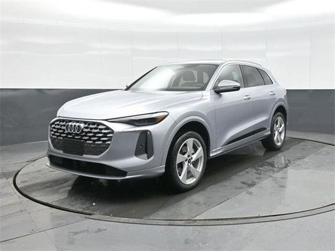 New 2025 Audi Q5 Premium Plus image 3