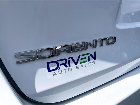 Used 2020 Kia Sorento LX FWD image 33