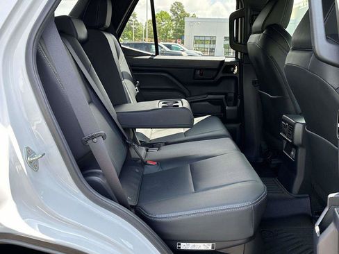 Used 2025 Toyota 4Runner TRD Off-Road Premium AWD/4WD image 7