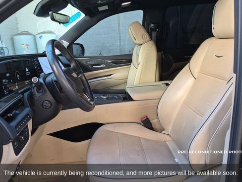 Used 2023 Cadillac Escalade Premium Luxury w/ Performance Package AWD/4WD image 11