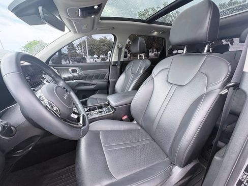 Used 2023 Kia Sorento SX AWD/4WD image 6