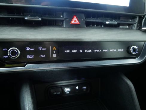 Used 2025 Kia Sportage X-Line w/ Premium Package AWD/4WD image 33