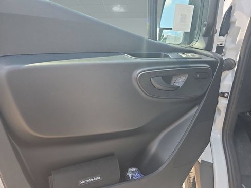 Used 2025 Mercedes-Benz Sprinter 2500 image 30