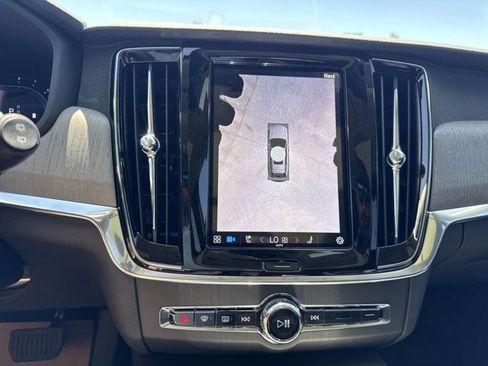 New 2025 Volvo V90 B6 Cross Country Plus w/ Protection Package Premier image 25