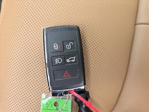 New 2026 Land Rover Range Rover SE image 15