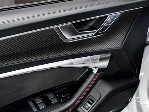 Used 2022 Audi RS 6 w/ Executive Package image 25