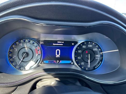 Used 2016 Chrysler 200 S FWD image 16