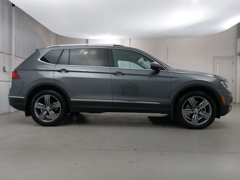 Used 2020 Volkswagen Tiguan SEL w/ 3rd Row Seat Package AWD/4WD image 8