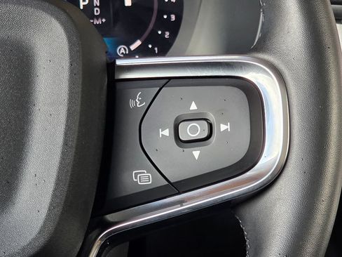Used 2024 Volvo XC40 B5 Plus AWD/4WD image 17