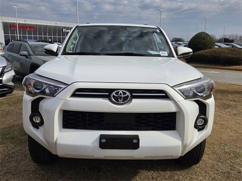 Used 2023 Toyota 4Runner SR5 Premium w/ Moonroof Package image 2