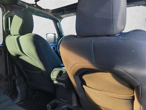 Used 2018 Jeep Wrangler Unlimited Sport S image 18