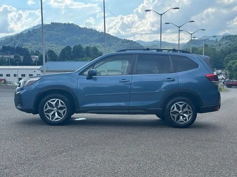 Used 2021 Subaru Forester Premium AWD/4WD image 4