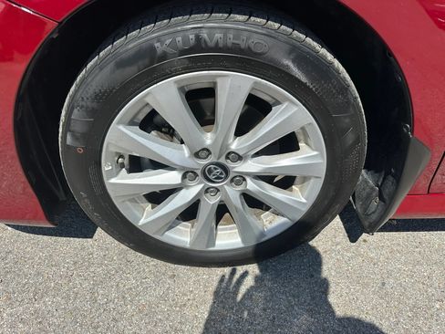 Used 2018 Toyota Camry LE w/ Convenience Package FWD image 24