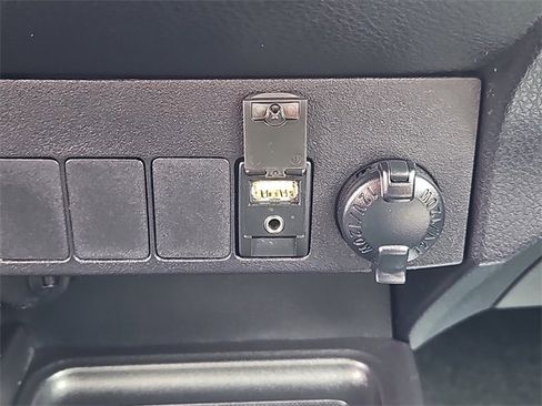 Used 2015 Toyota RAV4 XLE image 17