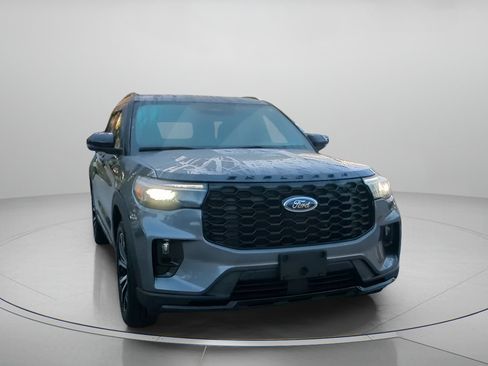 Used 2026 Ford Explorer ST-Line w/ ST-Line Street Pack RWD image 5