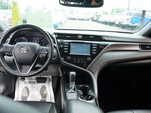 Used 2018 Toyota Camry SE w/ Convenience Package FWD image 15
