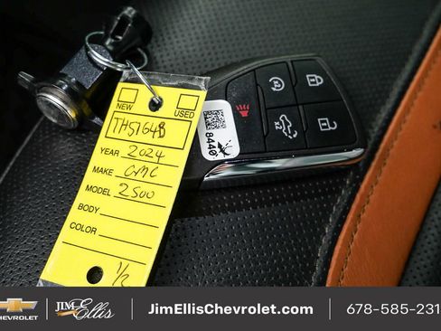 Used 2024 GMC Sierra 2500 AT4 w/ Technology Package image 33