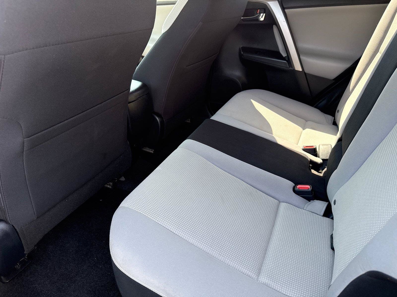 Used 2016 Toyota RAV4 XLE w/ Convenience Package FWD image 25