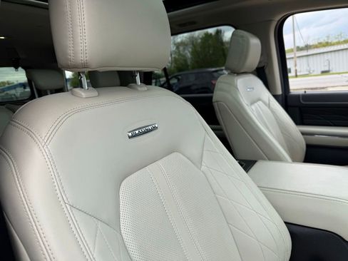 Used 2018 Ford Expedition Platinum AWD/4WD image 49