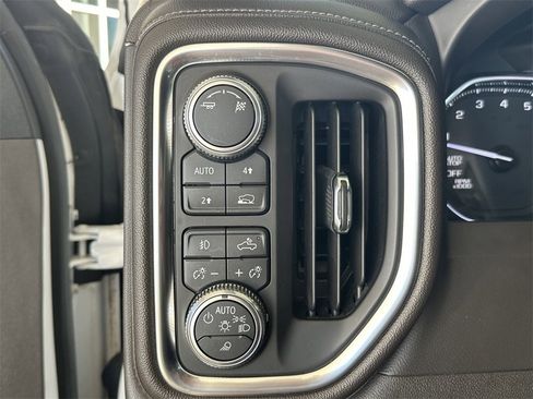 Used 2019 GMC Sierra 1500 SLT w/ SLT Premium Plus Package image 18