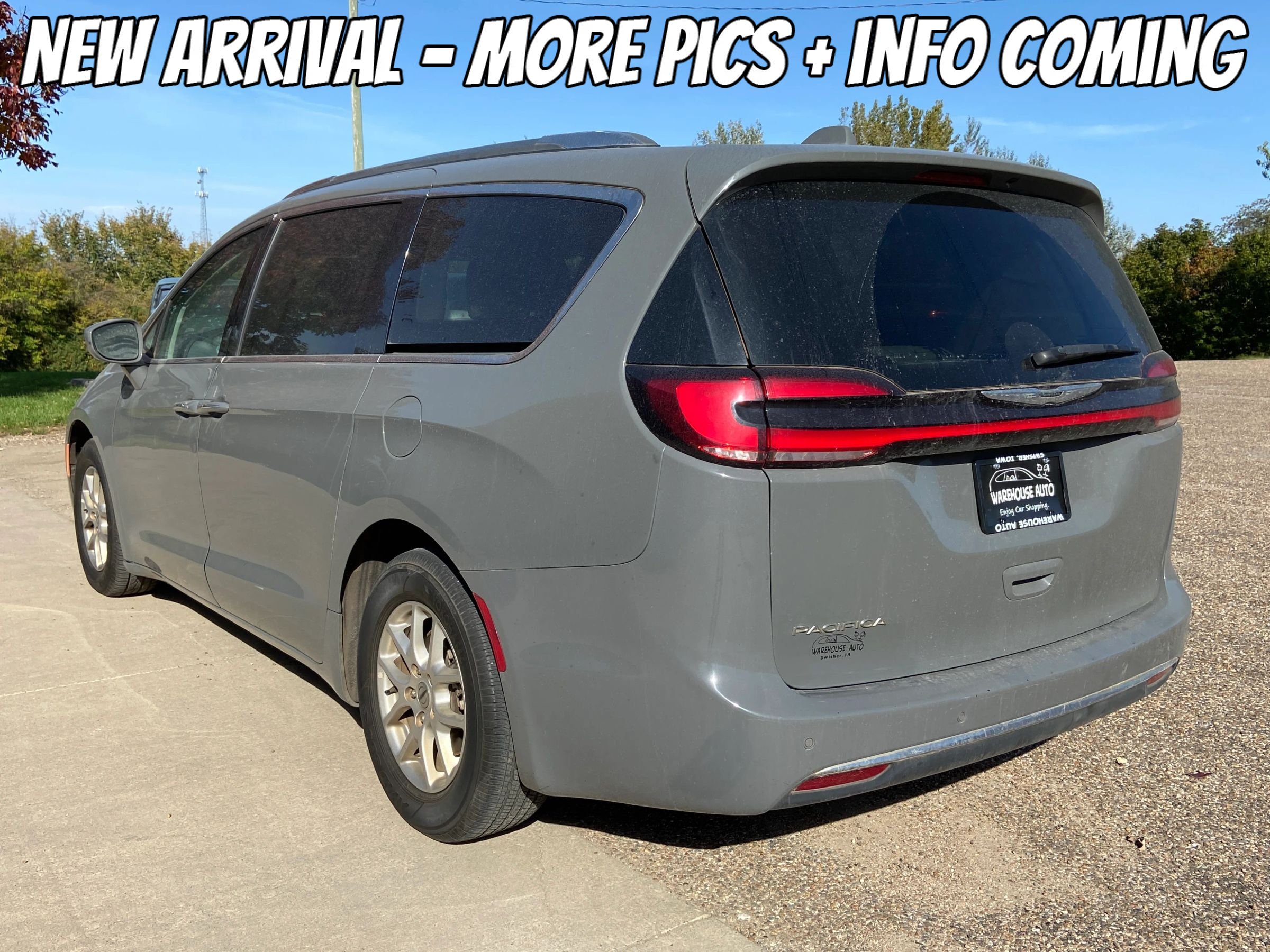 Used 2021 Chrysler Pacifica Touring-L FWD image 7