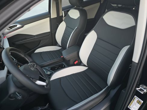 New 2025 Volkswagen Taos SEL image 14