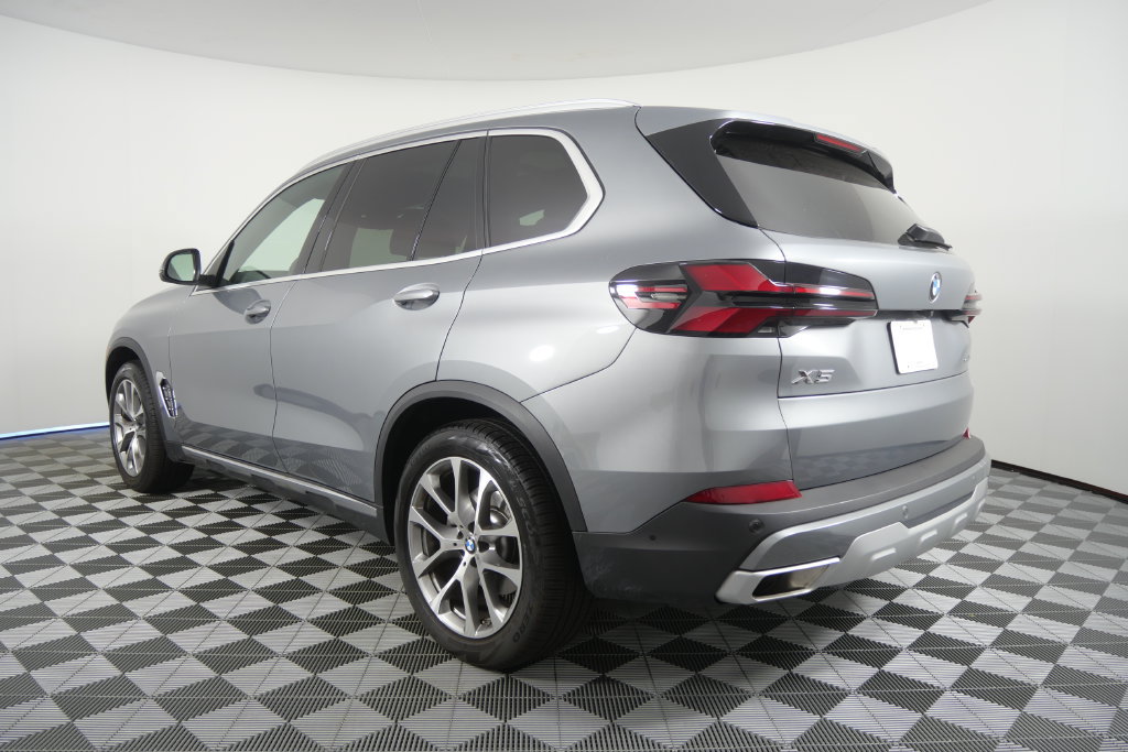 Certified 2026 BMW X5 sDrive40i RWD image 6