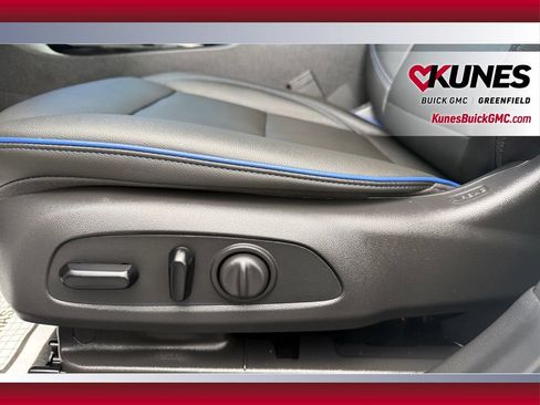 Used 2025 Buick Envista Sport Touring w/ Experience Buick Package FWD image 23