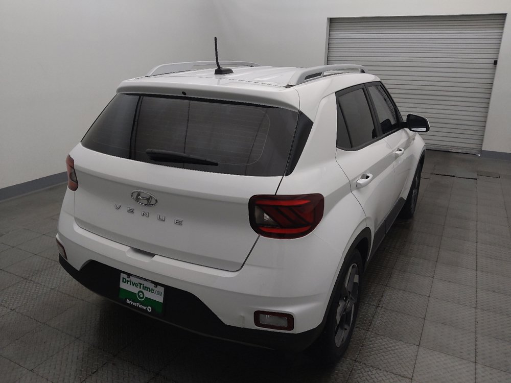 Used 2025 Hyundai Venue SEL FWD image 7