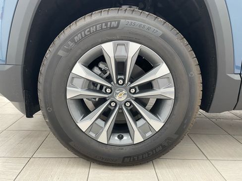 New 2027 Chevrolet Equinox LT w/ Convenience Package II AWD/4WD image 7