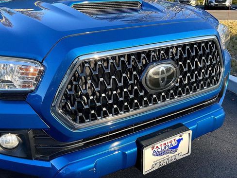 Used 2018 Toyota Tacoma TRD Sport image 29