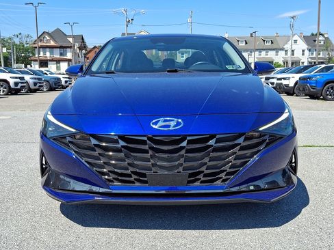 Used 2022 Hyundai Elantra Limited FWD image 2