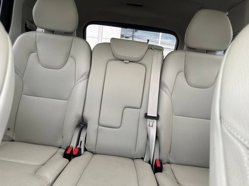 Used 2022 Volvo XC90 T5 Momentum AWD/4WD image 37