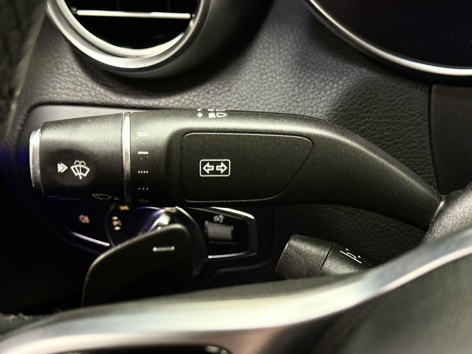 Used 2021 Mercedes-Benz C 300 4MATIC Sedan image 21