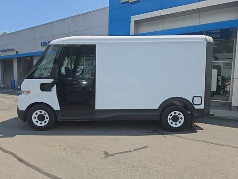 Used 2024 Chevrolet Brightdrop 400 w/ Commercial Equipment Package AWD/4WD image 3