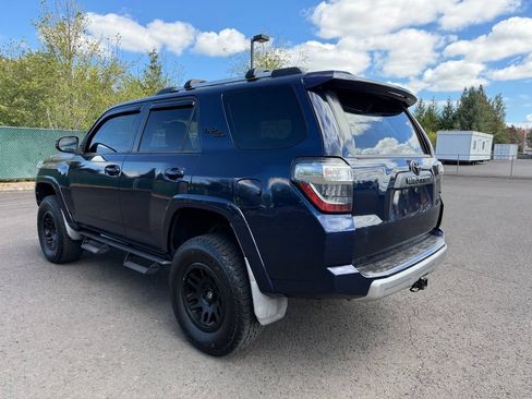 Used 2017 Toyota 4Runner TRD Off-Road Premium AWD/4WD image 5