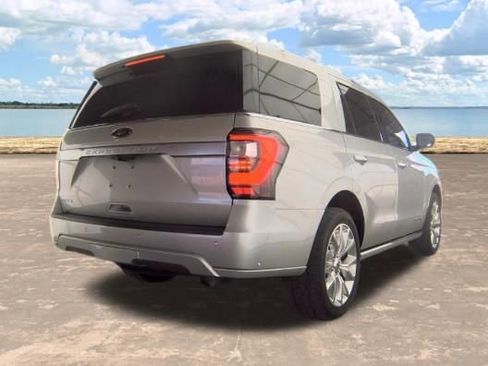 Used 2019 Ford Expedition Platinum RWD image 4