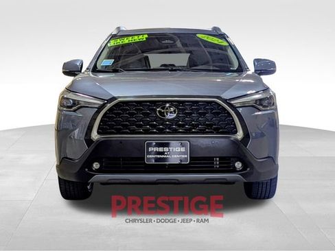 Used 2024 Toyota Corolla Cross XLE image 3