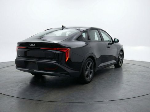 Used 2025 Kia K4 LXS image 9