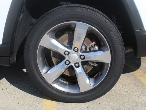 Used 2021 Jeep Grand Cherokee L Limited AWD/4WD image 3