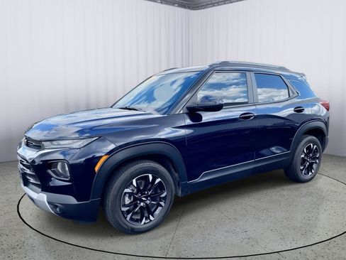 Used 2021 Chevrolet TrailBlazer LT w/ Convenience Package FWD image 12